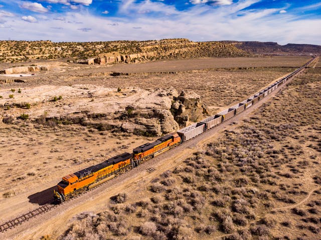 train dans le désert