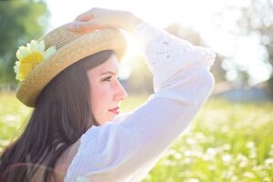un chapeau de paille